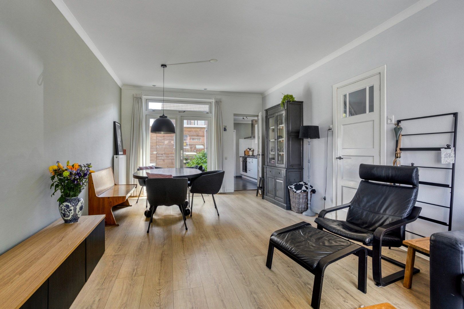 Photo 9 of Monnikstraat 40