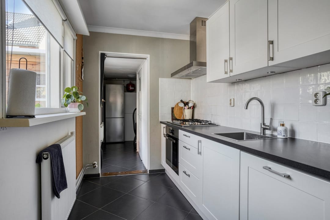 Photo 11 of Monnikstraat 40