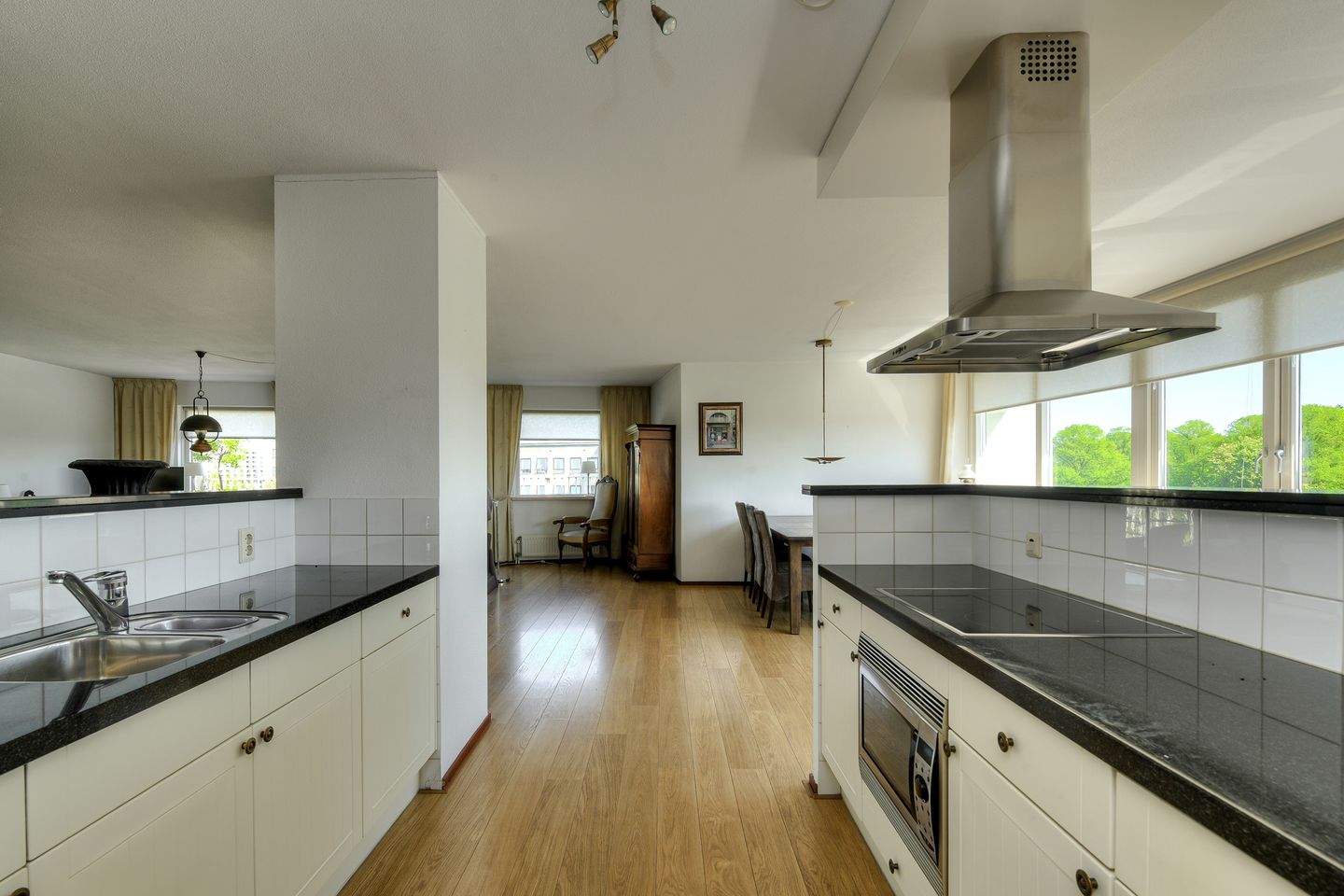 Photo 34 of Middellaan 58