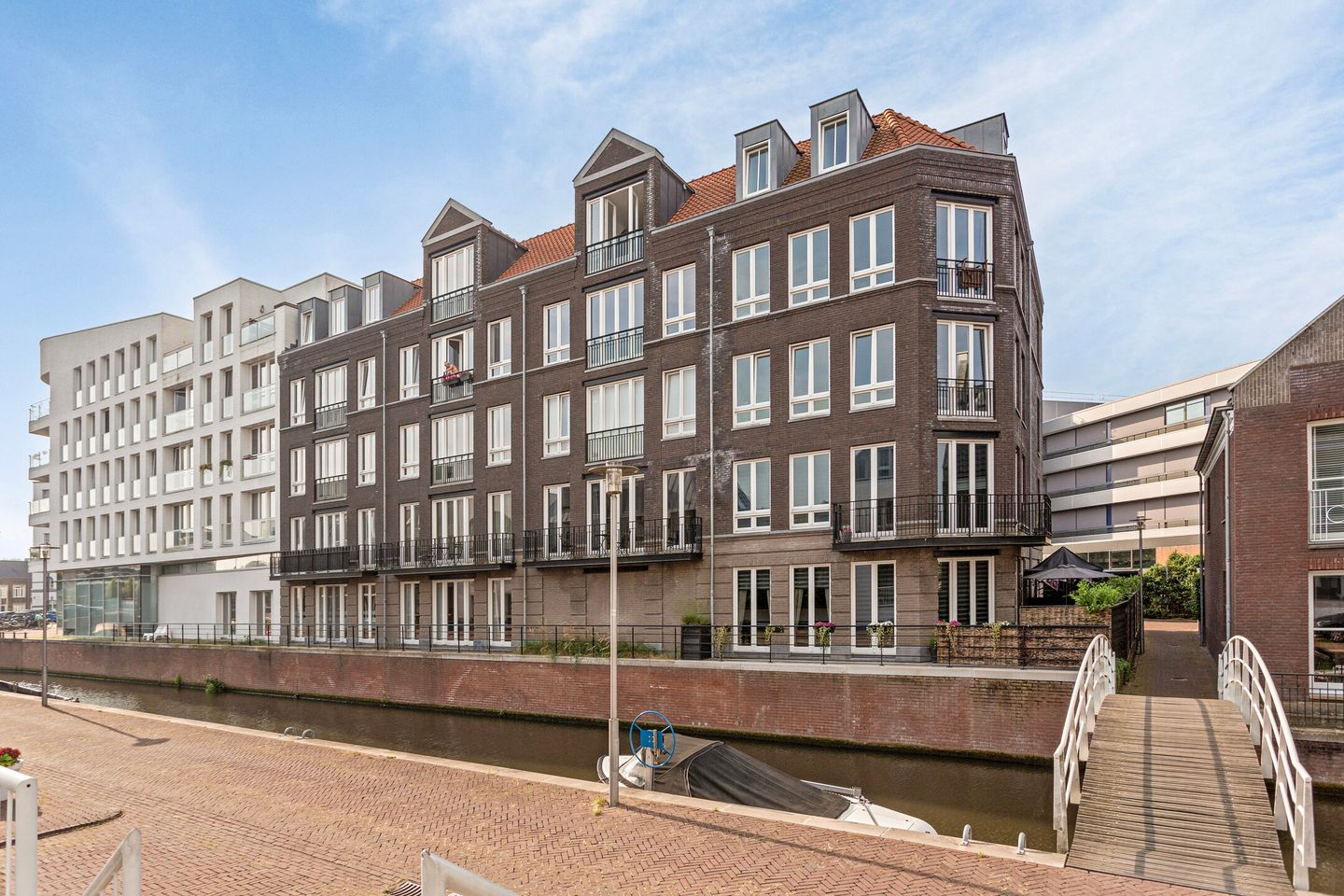 Foto 1 van Dr. R. van Lutterveltstraat 38