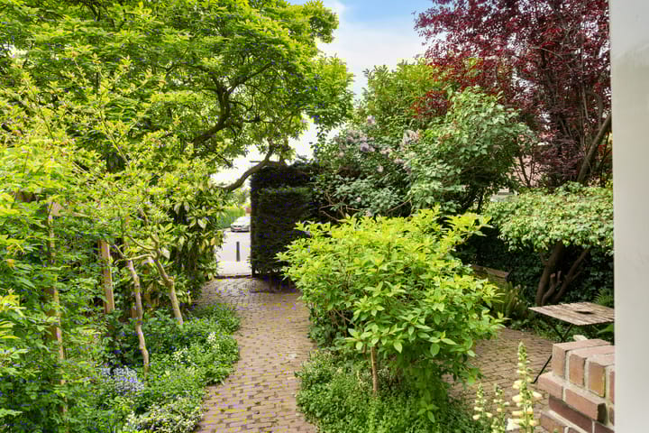 Foto 12 van Berglustlaan 86