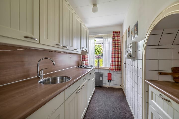 Photo 10 of Nassaustraat 12