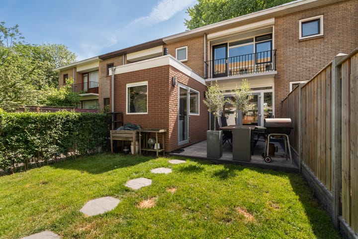 Foto 1 van Van Limburg Stirumplantsoen 24