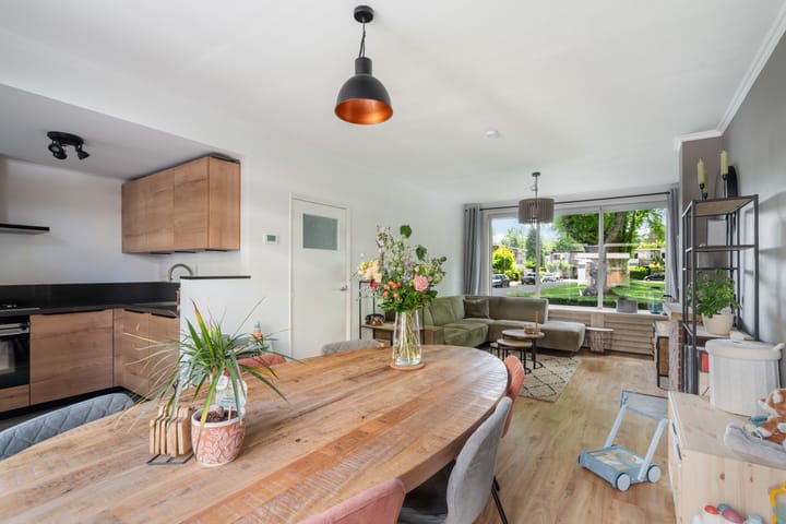 Foto 19 van Van Limburg Stirumplantsoen 24