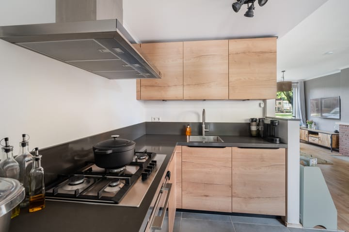 Foto 22 van Van Limburg Stirumplantsoen 24