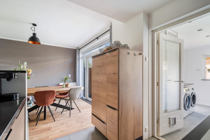 Foto 23 van Van Limburg Stirumplantsoen 24