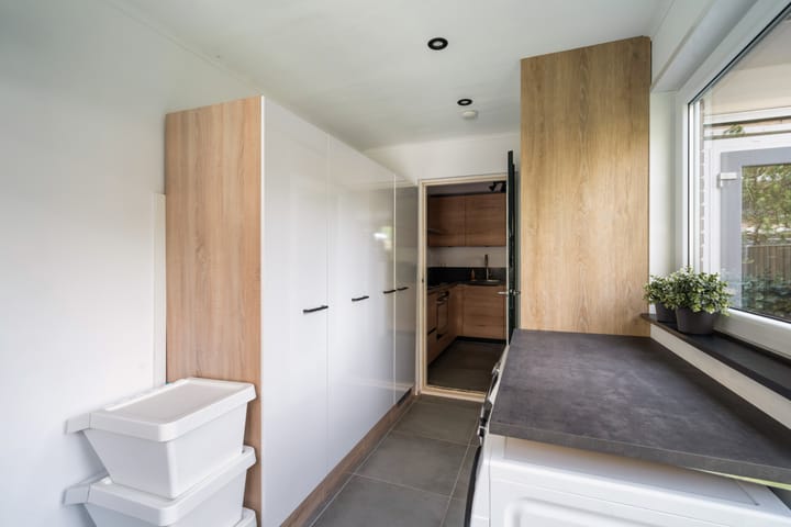 Foto 25 van Van Limburg Stirumplantsoen 24