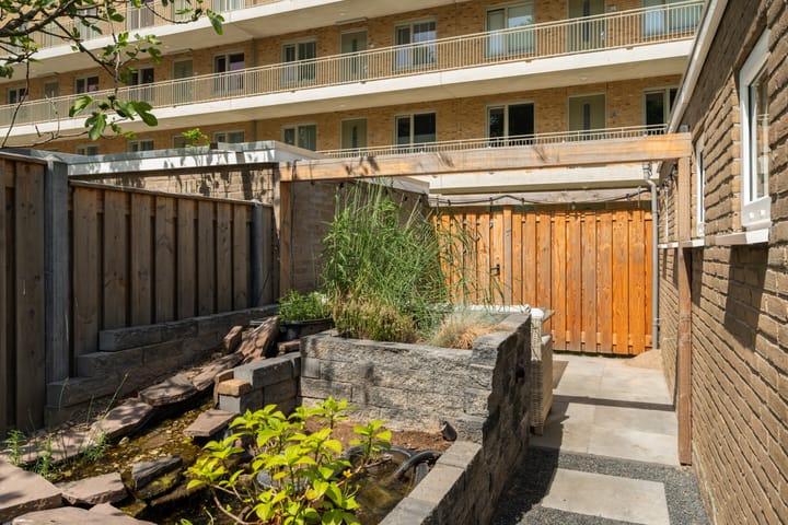 Foto 34 van Van Limburg Stirumplantsoen 24