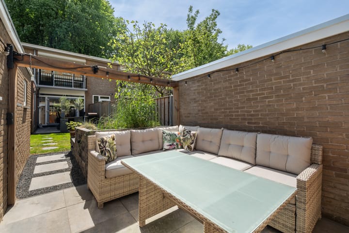 Foto 35 van Van Limburg Stirumplantsoen 24