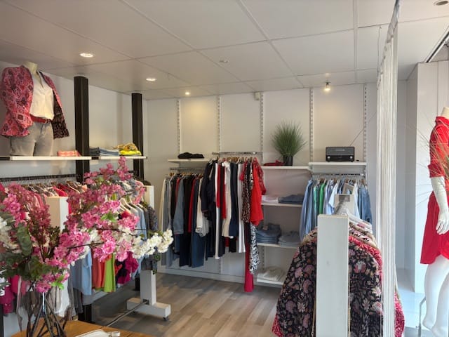 View photo 2 of Dorpsstraat 61
