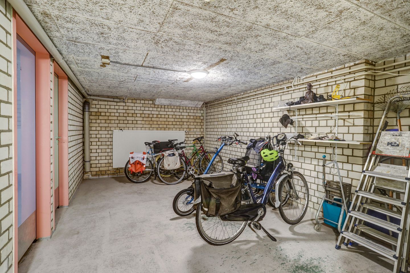 Foto 29 van Coosje Buskenstraat 49-A