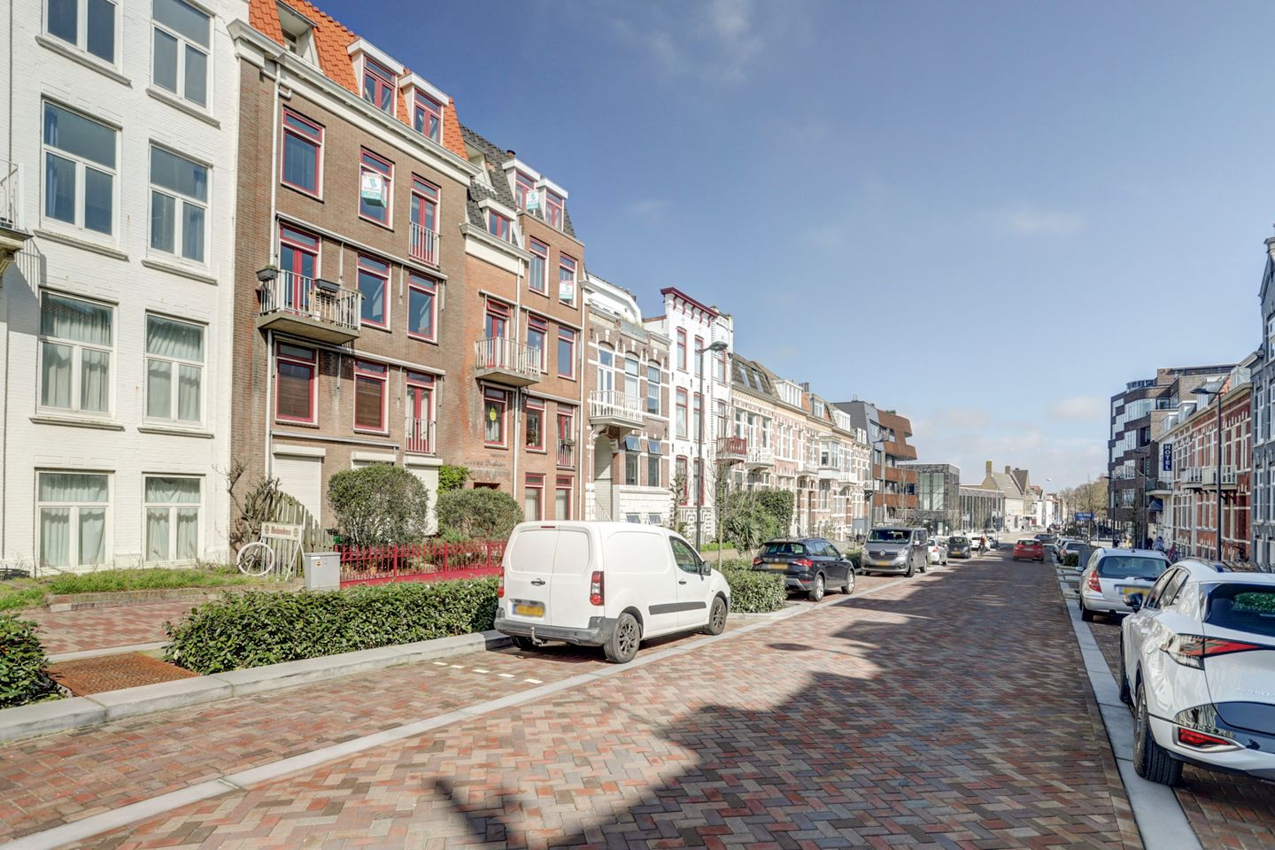 Foto 44 van Coosje Buskenstraat 49-A