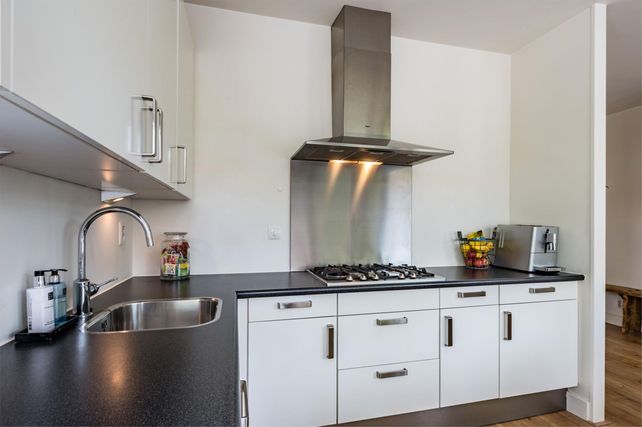 Foto 15 van Admiraal de Ruyterlaan 24-A