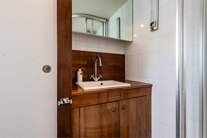 Foto 42 van Admiraal de Ruyterlaan 24-A