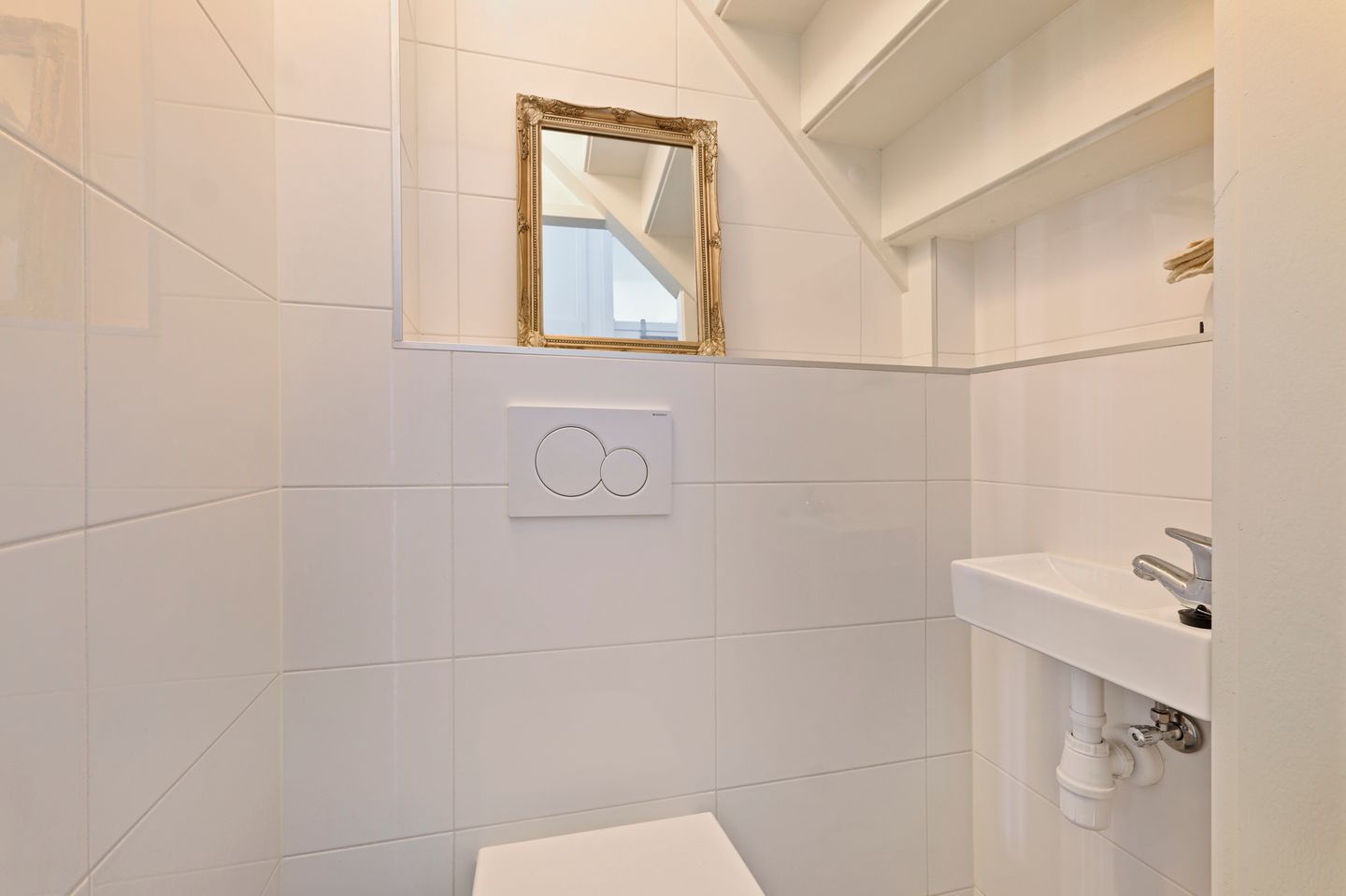 Photo 10 of Wognumerstraat 44