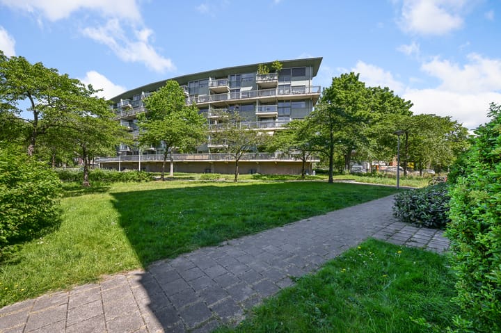 Foto 29 van Adolphine Eduardine Kokplantsoen 64