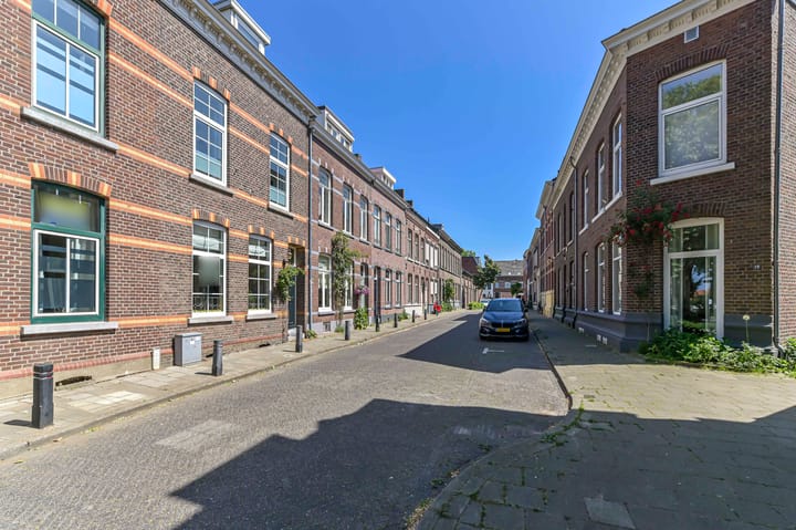 Foto 57 van Dokter Leursstraat 18