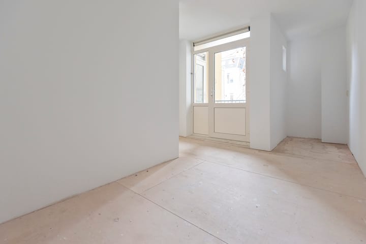 Photo 9 of Haarlemmerweg 127-2