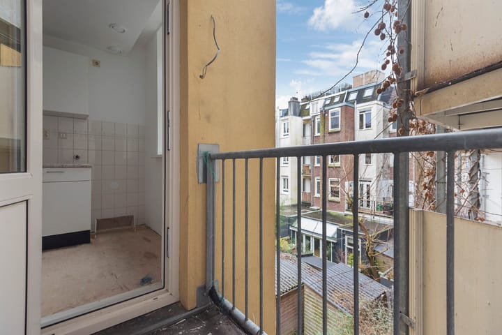 Photo 10 of Haarlemmerweg 127-2