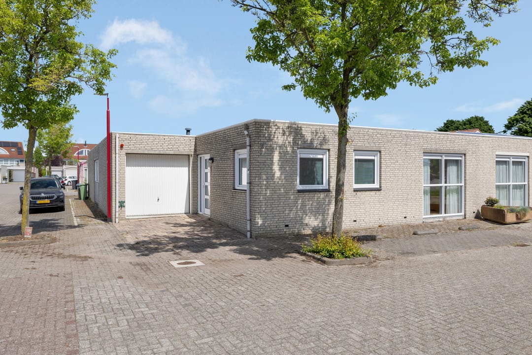 Photo 7 of Conrad Busken Huethove 9