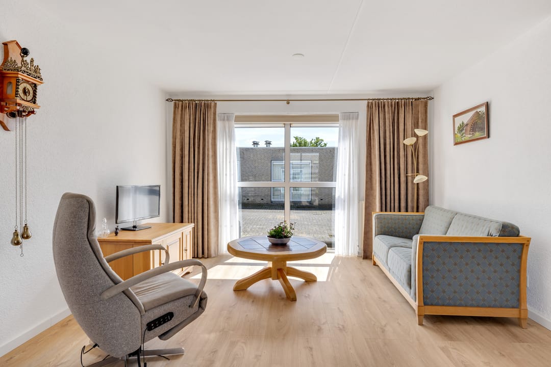 Photo 13 of Conrad Busken Huethove 9