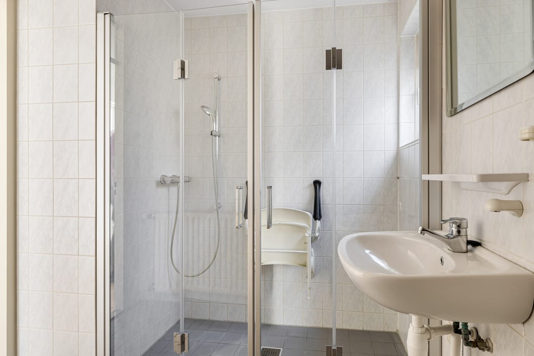 Photo 32 of Conrad Busken Huethove 9