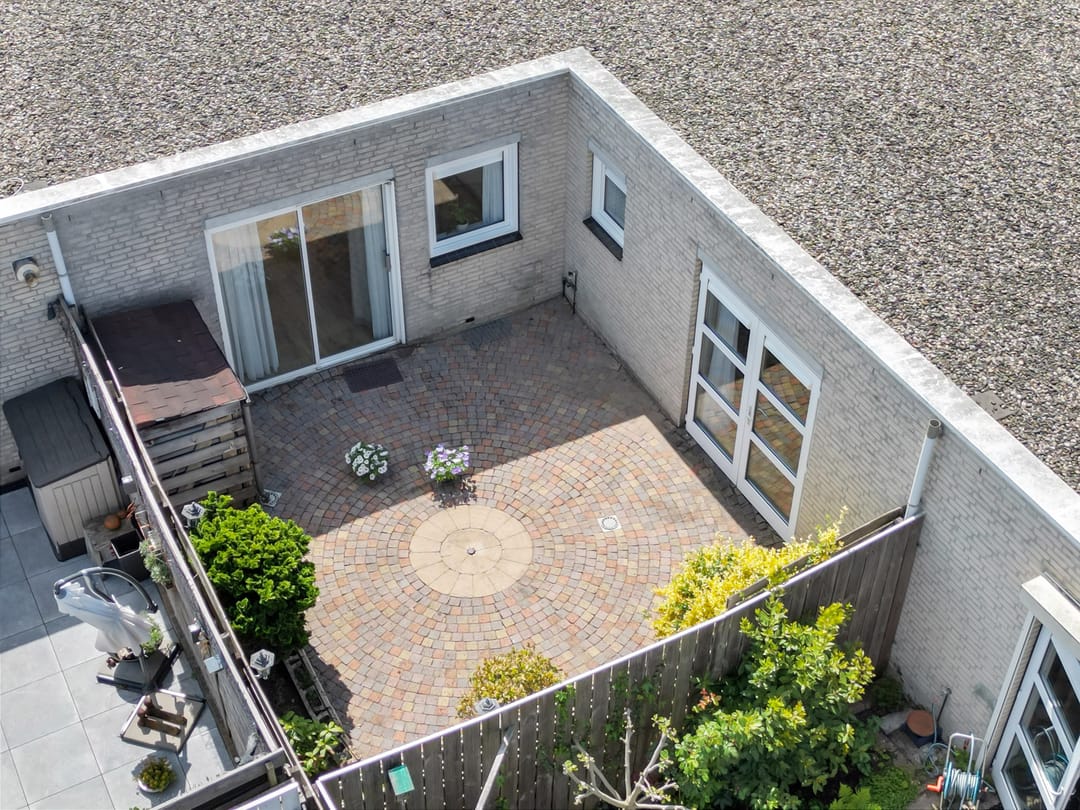 Photo 43 of Conrad Busken Huethove 9