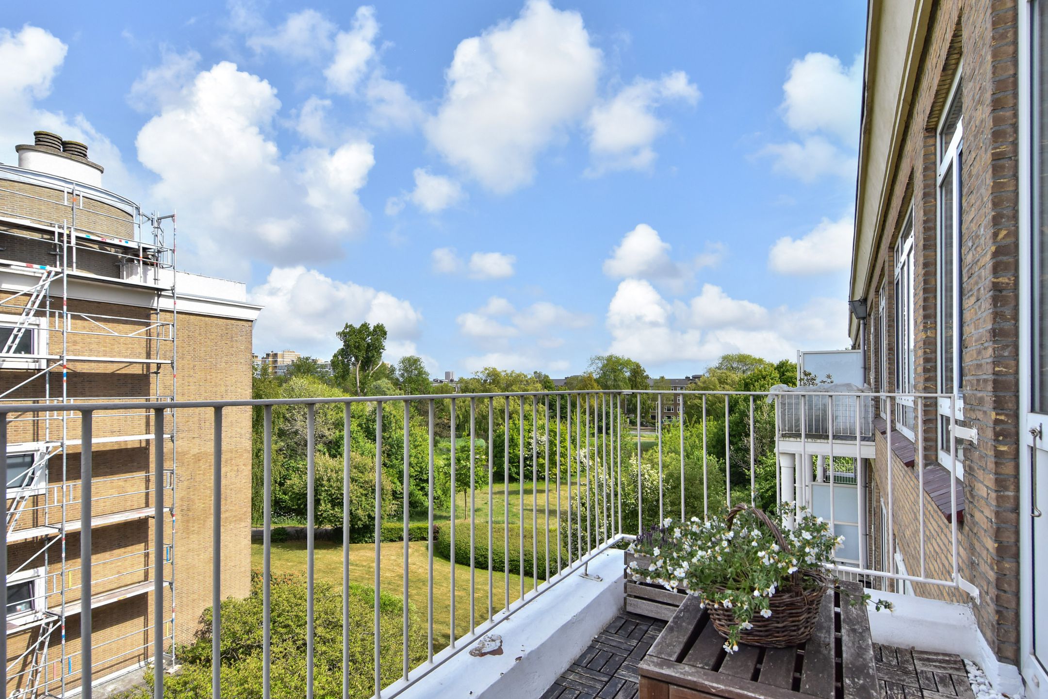 Foto 15 van Goudenregenstraat 325