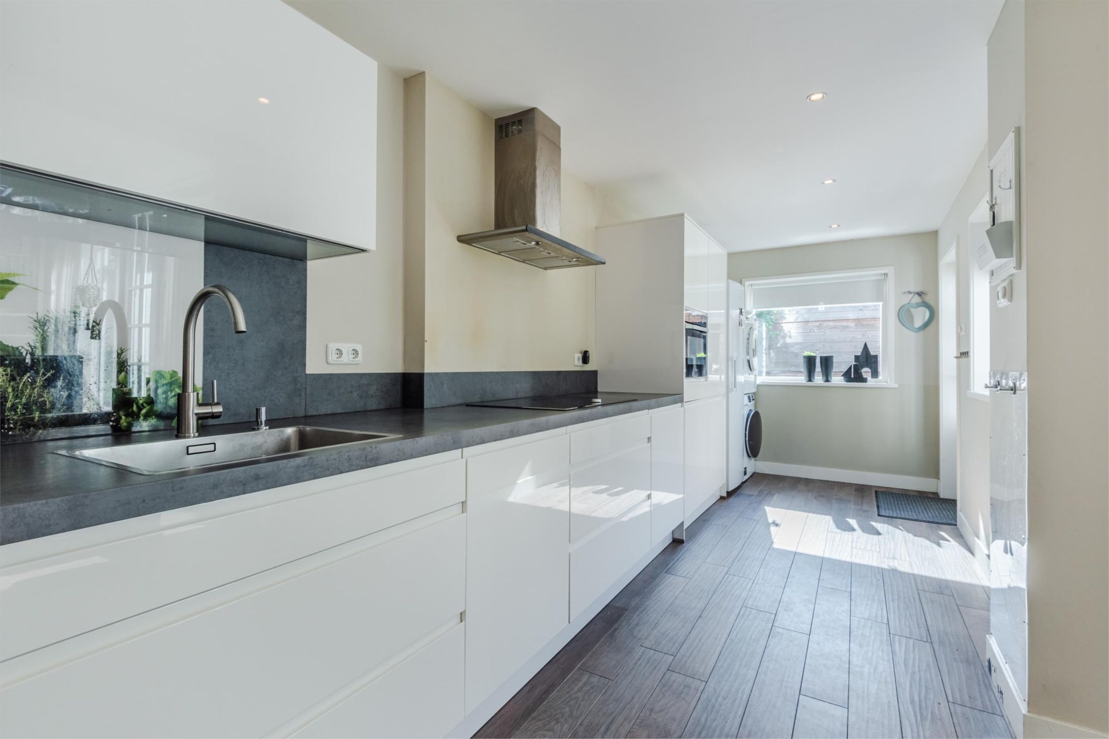 Foto 9 van Troelstrastraat 57