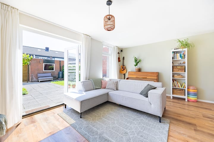 Foto 10 van van Merodestraat 12