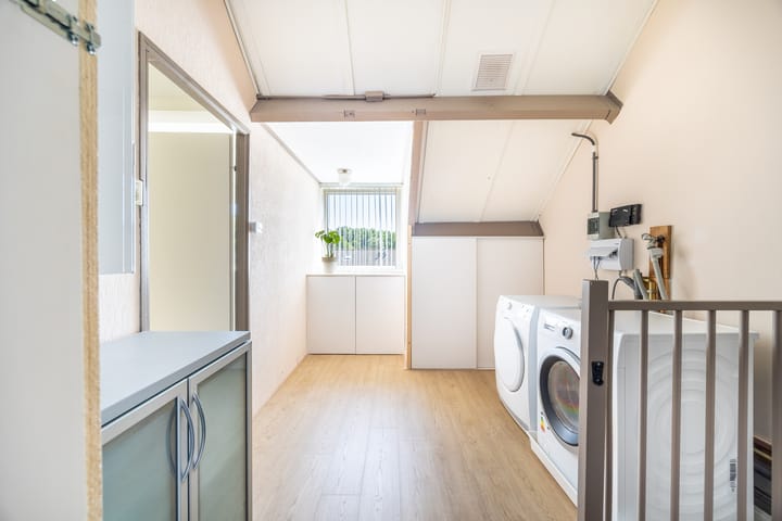 Foto 23 van van Merodestraat 12