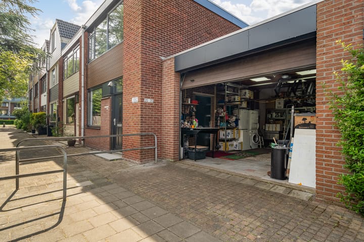 Photo 9 of F.C. Dondersstraat 25