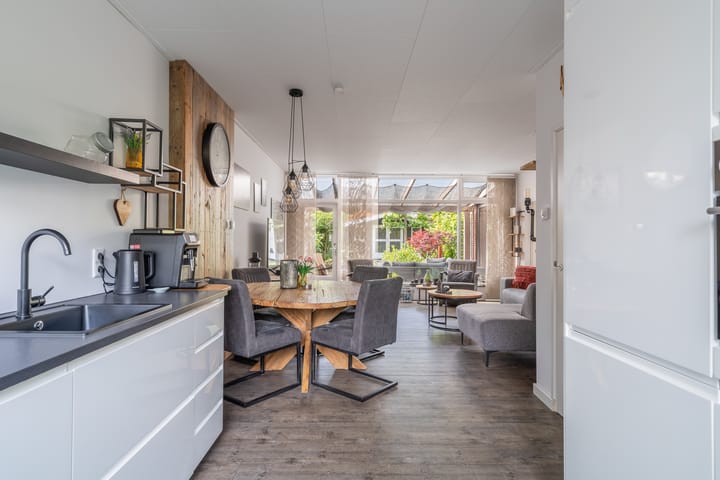 Photo 15 of F.C. Dondersstraat 25