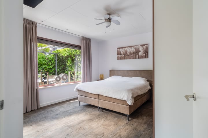 Photo 24 of F.C. Dondersstraat 25