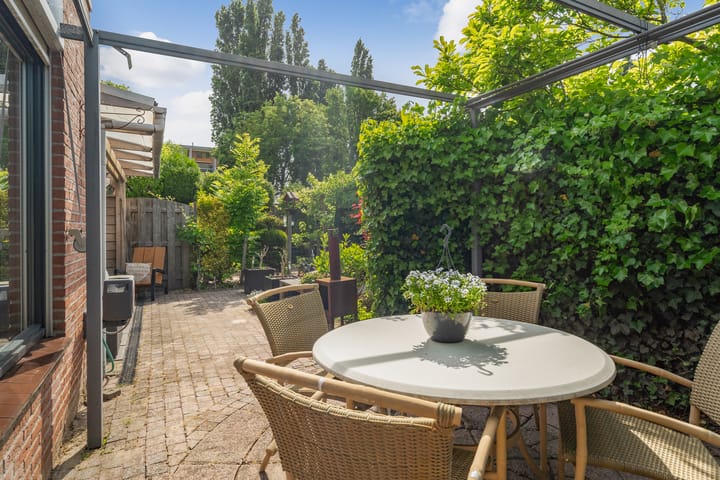 Photo 33 of F.C. Dondersstraat 25