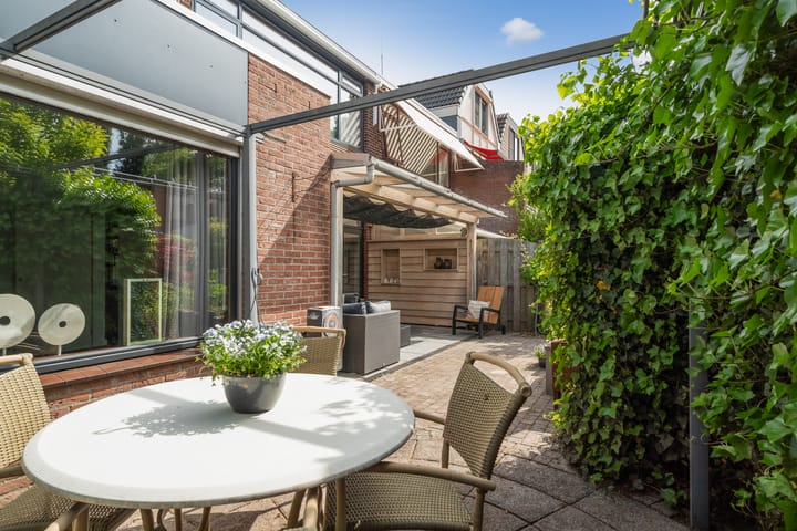 Photo 34 of F.C. Dondersstraat 25