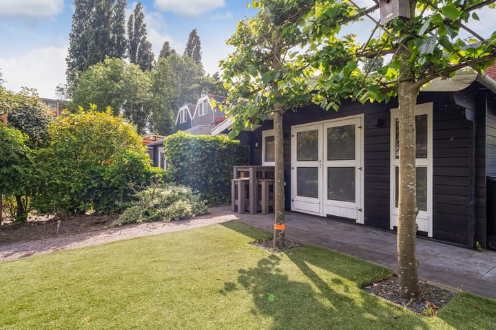 Photo 38 of F.C. Dondersstraat 25