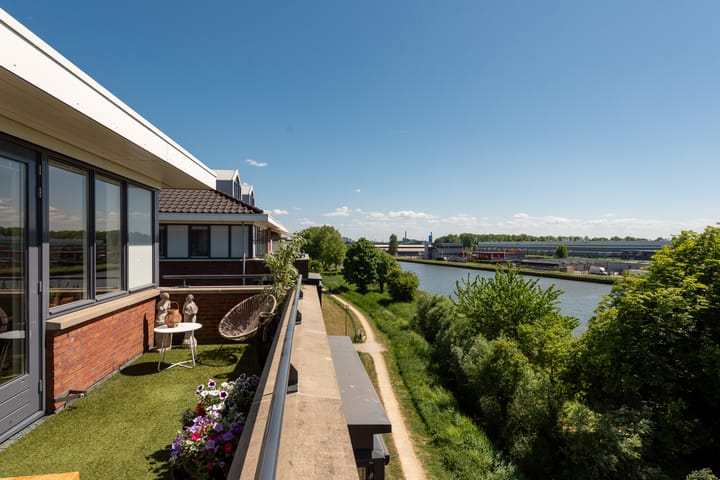 Foto 4 van Burgemeester Van den Helmlaan 85