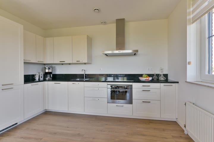 Foto 17 van Burgemeester Van den Helmlaan 85