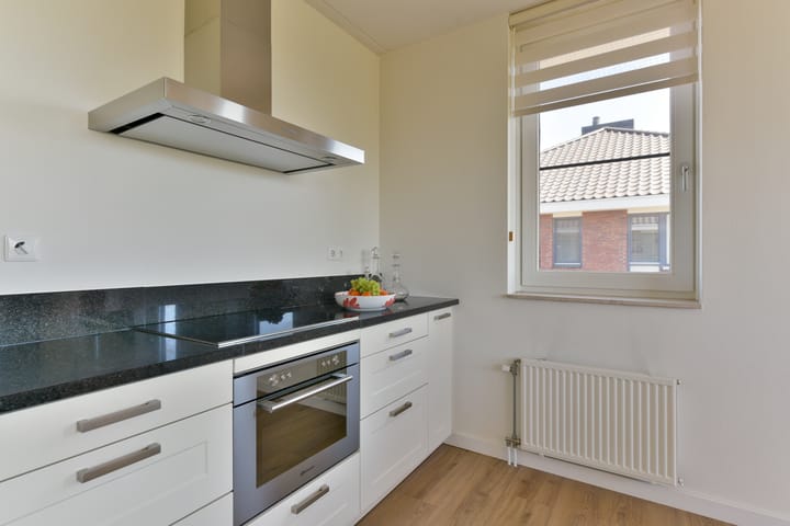 Foto 20 van Burgemeester Van den Helmlaan 85