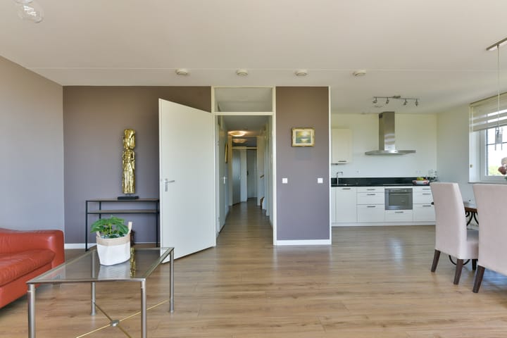 Foto 27 van Burgemeester Van den Helmlaan 85