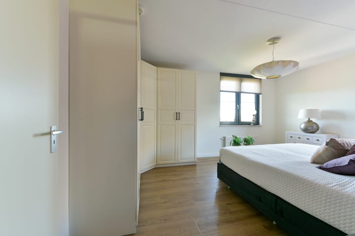 Foto 30 van Burgemeester Van den Helmlaan 85