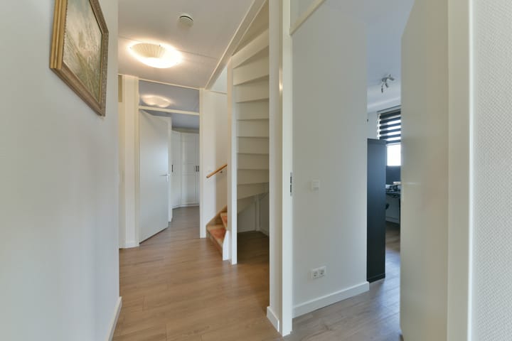 Foto 33 van Burgemeester Van den Helmlaan 85