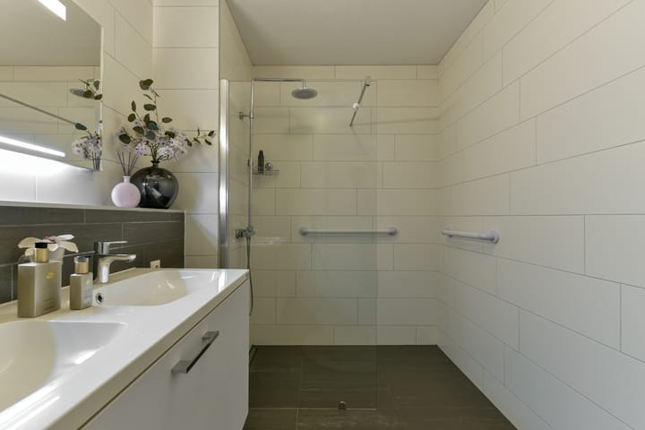 Foto 37 van Burgemeester Van den Helmlaan 85