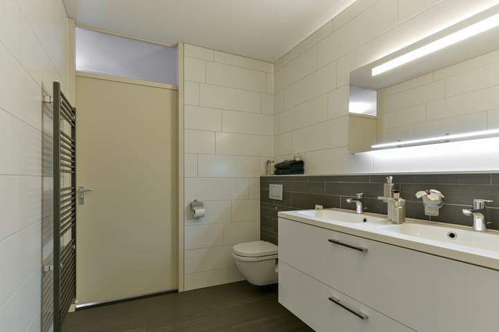 Foto 38 van Burgemeester Van den Helmlaan 85