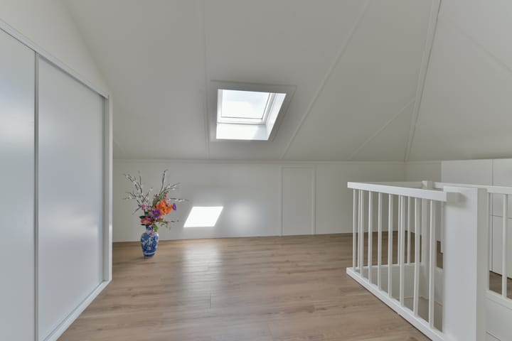 Foto 41 van Burgemeester Van den Helmlaan 85