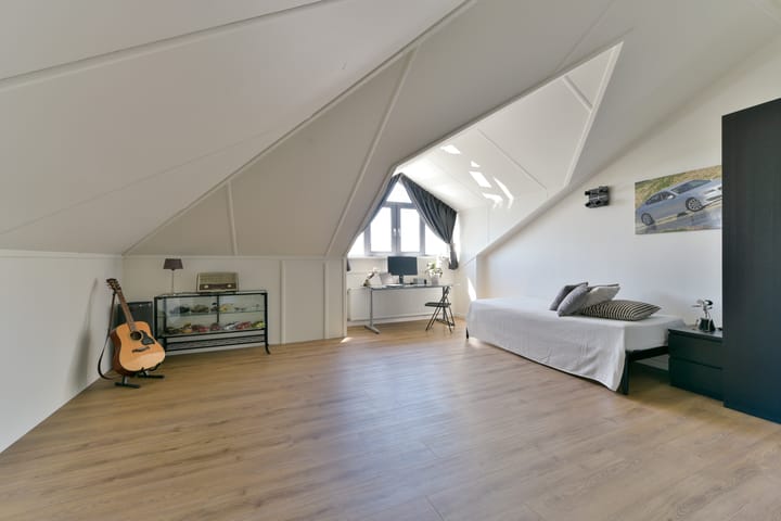 Foto 44 van Burgemeester Van den Helmlaan 85