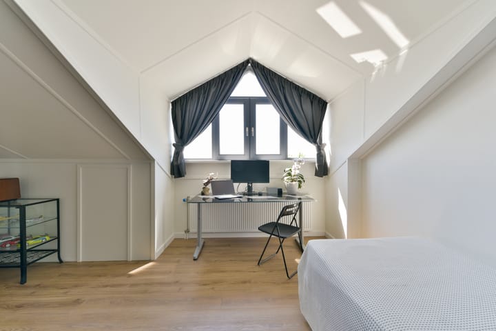 Foto 47 van Burgemeester Van den Helmlaan 85