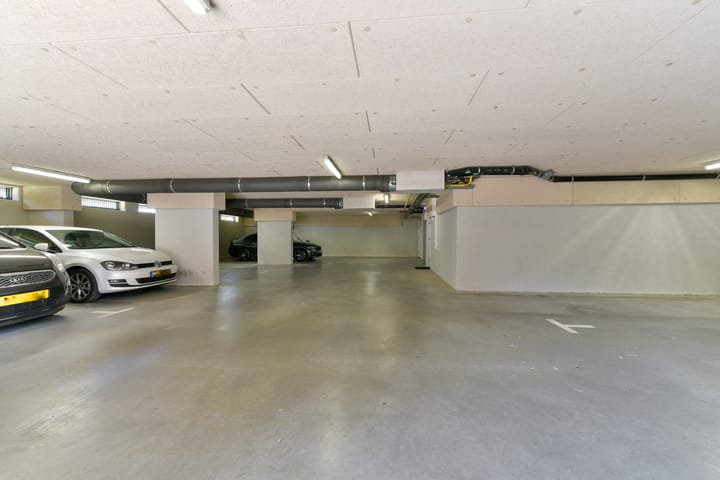 Foto 51 van Burgemeester Van den Helmlaan 85