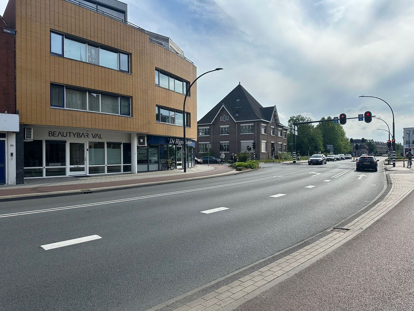 View photo 1 of Deldenerstraat 53